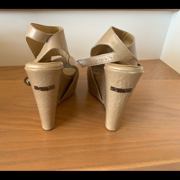 Soft Leather plateform sandals from CNC in nude colour - Picture 2 of 2